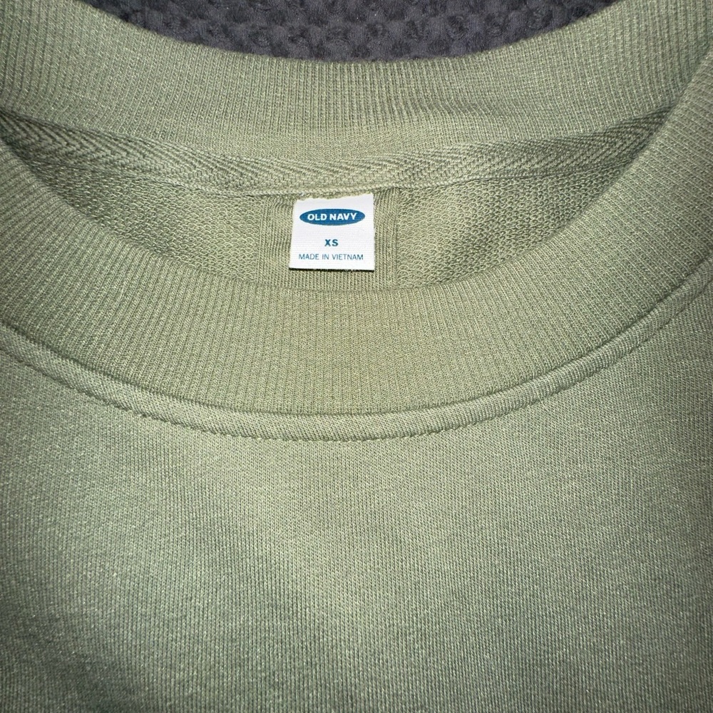 Tie back green sweater